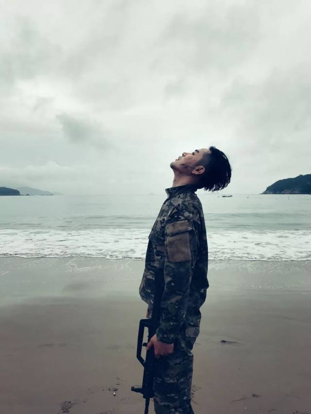 柳爽《面包与海》剧情版发布 | 用欢快和弦唱遗憾故事