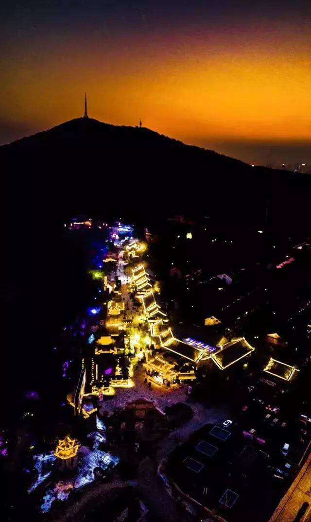 山而名,伴山而兴,ta是集合吃喝玩乐的精致街区,更是大蜀山文化的载体