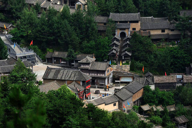 王新亮老师作品:烽火抱犊寨 今朝展新颜