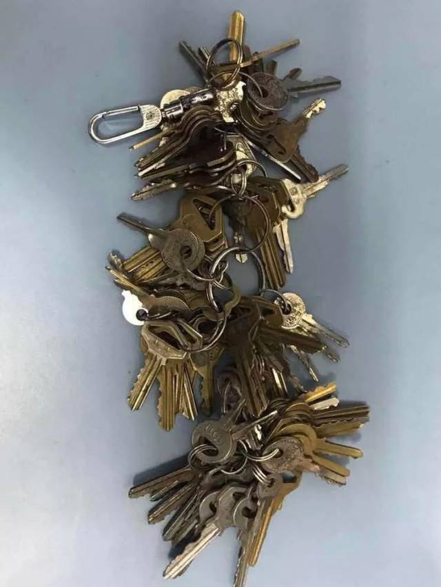 破案身上常备几十把钥匙逐一尝试实施盗窃竟能多次得手
