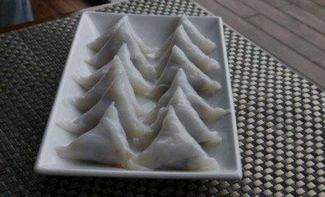 粉饺原为北方饺子演变而来,又称为粉角