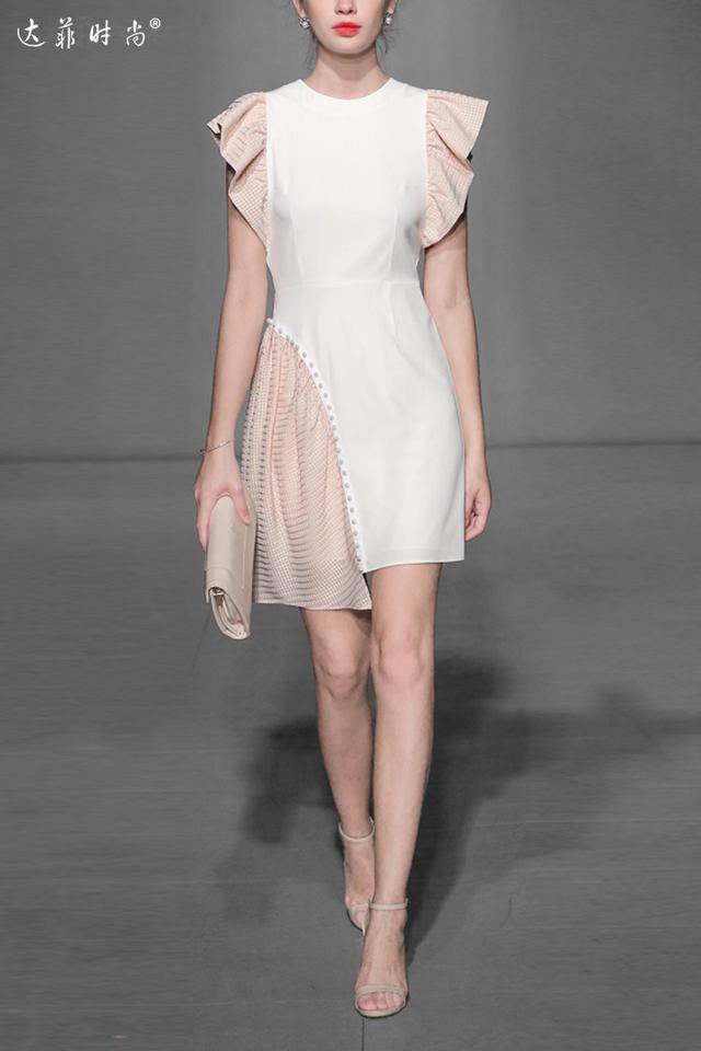 时尚与上连衣裙,开启夏季清凉,让你告别撞衫烦恼