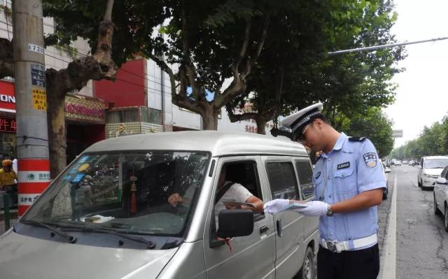 鄠邑區園林綠化管理所, 鄠邑區交警大隊城區中隊聯合在城區大十字種 