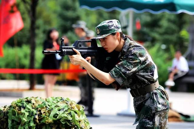 步枪三姿射击之跪姿