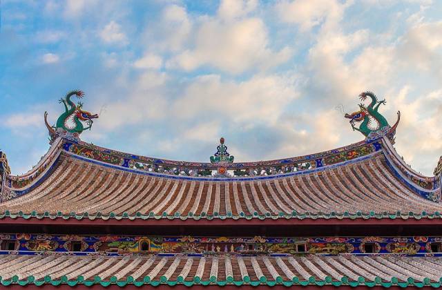 民众误以为闽南一府都能建院 遂大兴土木 成红砖古厝之