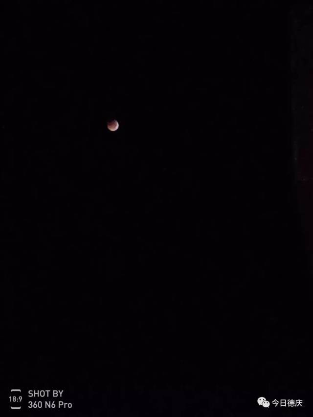 独家美图!凌晨3点德庆实拍夜空"红月亮"约会"红火星",美炸
