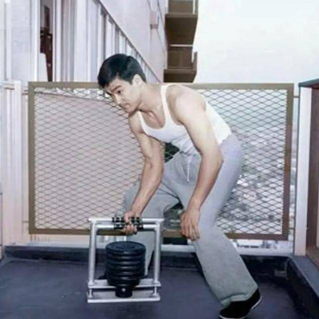 李小龙肌肉训练方法图片