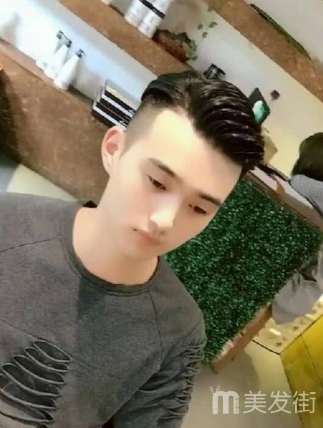 撩妹快速造型男生小背头发型魅力十足