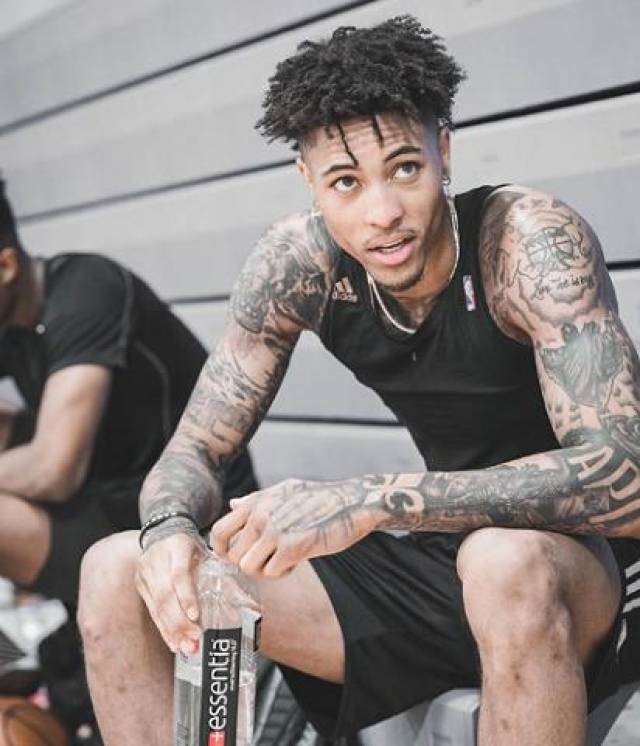 nba爱美第一人!奇才乌布雷了解一下,训练也不忘摆pose