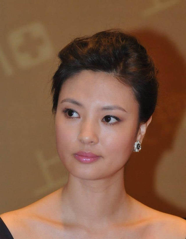 央视最漂亮10大女主持人,李思思,蝴蝶,刘芳菲上榜,你喜欢谁?