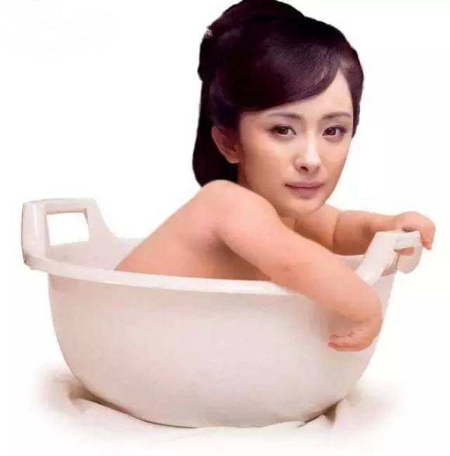 ps杨幂宝宝洗浴照