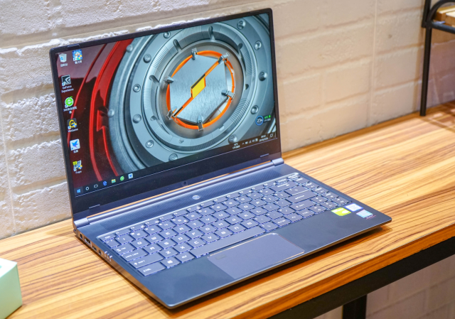 双风扇加轻薄机身,竟比"神船"还有性价比,机械革命s1星空灰评测