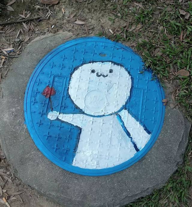 六|史努比踢足球 草丛中藏着一只史努比哎