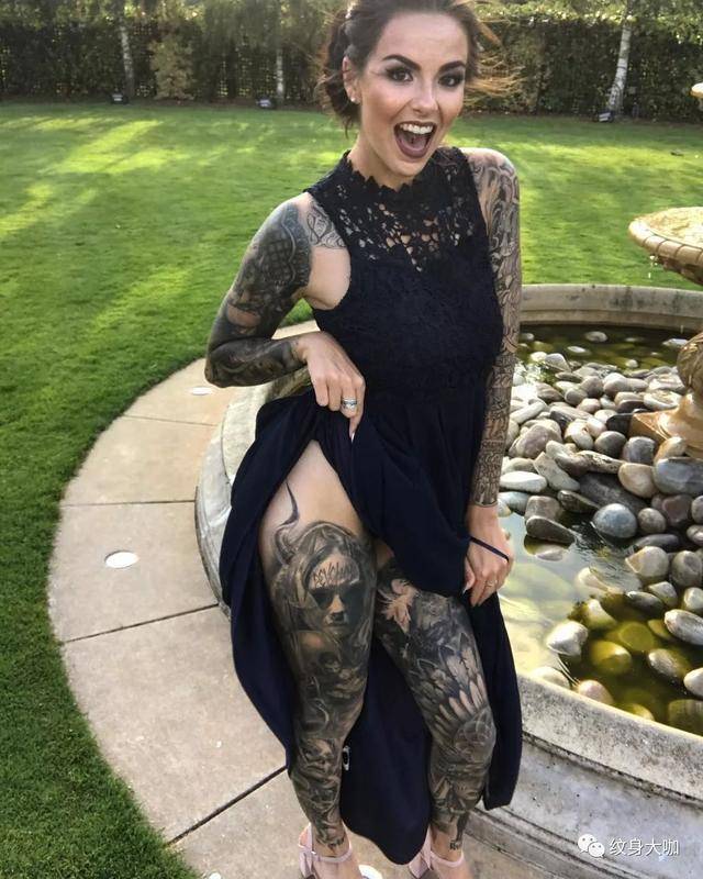 哥们儿都是社会人,你别逼我露纹身.