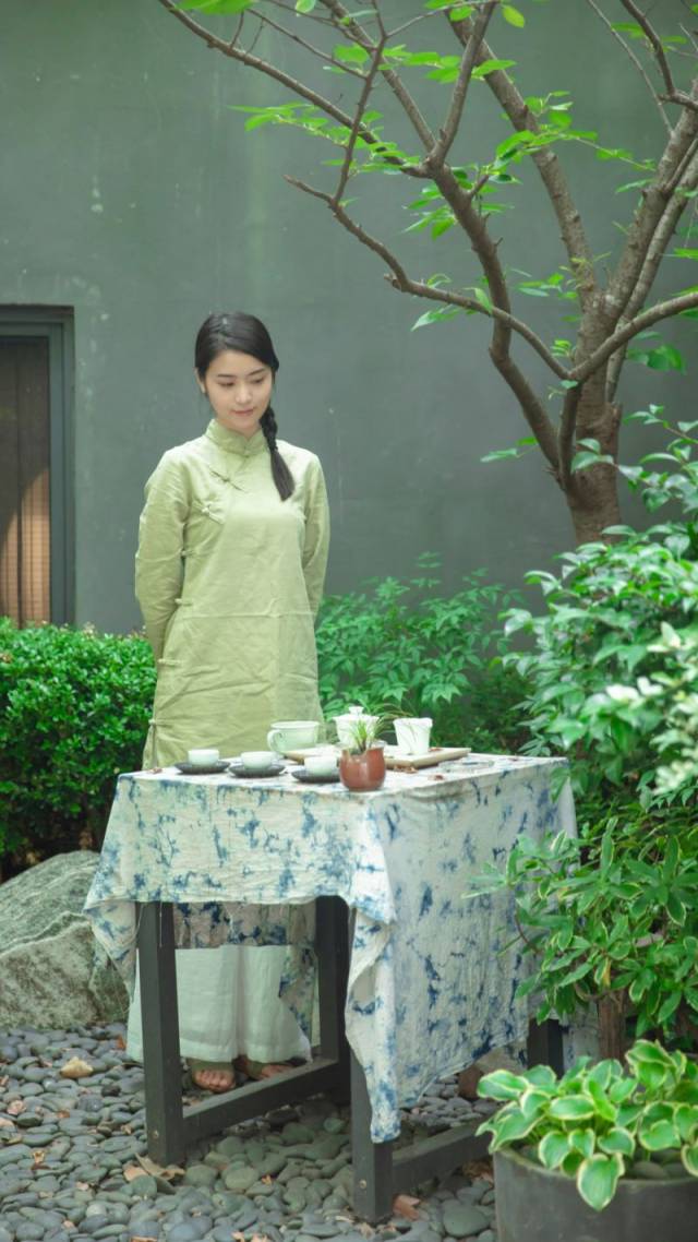 茶界批判穿茶服戴佛珠就是茶人了