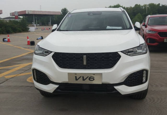 首辆魏派vv6到店实拍,4s店曝光售价,网友:长城膨胀了