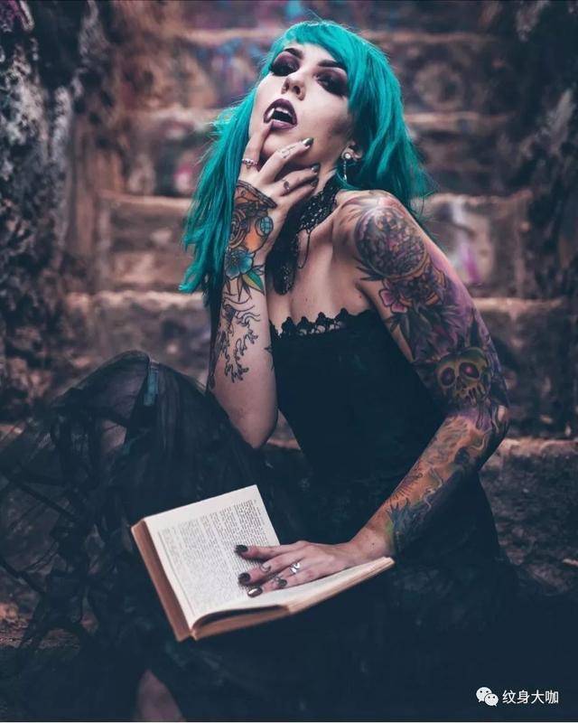 哥们儿都是社会人,你别逼我露纹身.