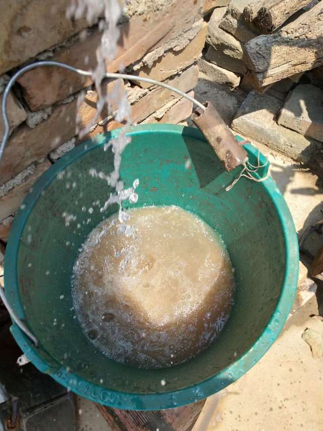 陕西乾县自来水浑浊 沉淀后有大量泥沙
