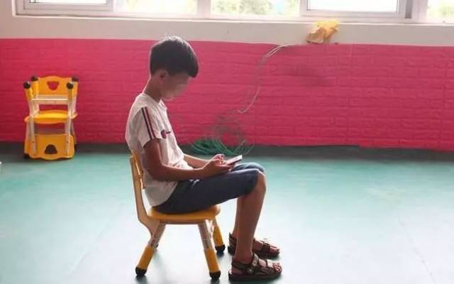 郑州11岁男孩打赏主播花了8万!所幸直播平台回复可退钱