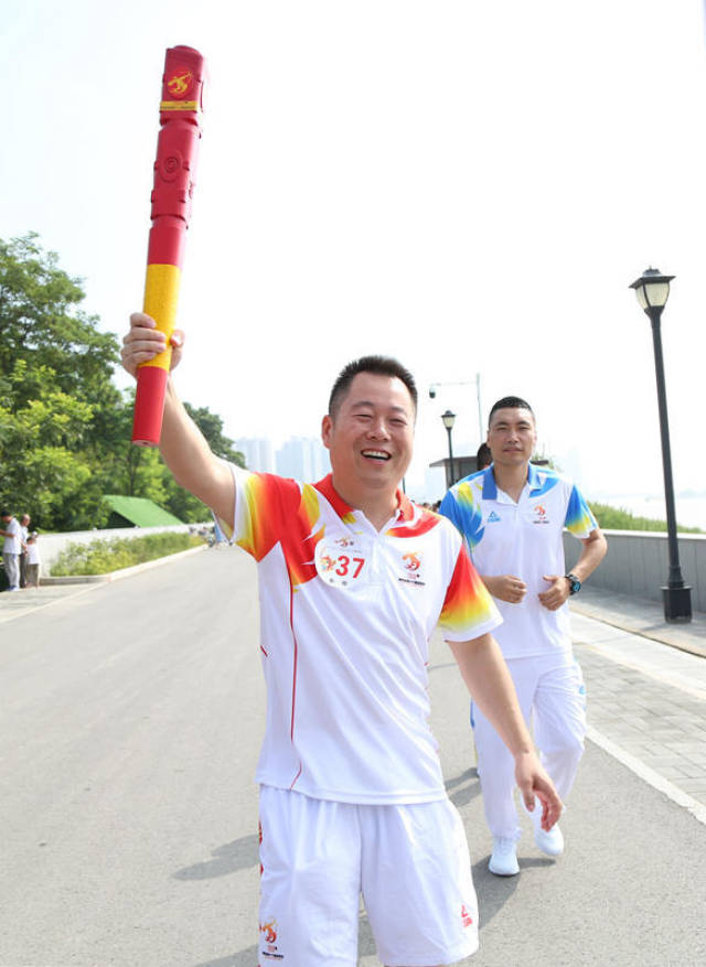看这里!陕西省十六运火炬传递秦都首站80位火炬手最全记录