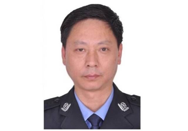龙南县公安局看守所民警梁晓鹏