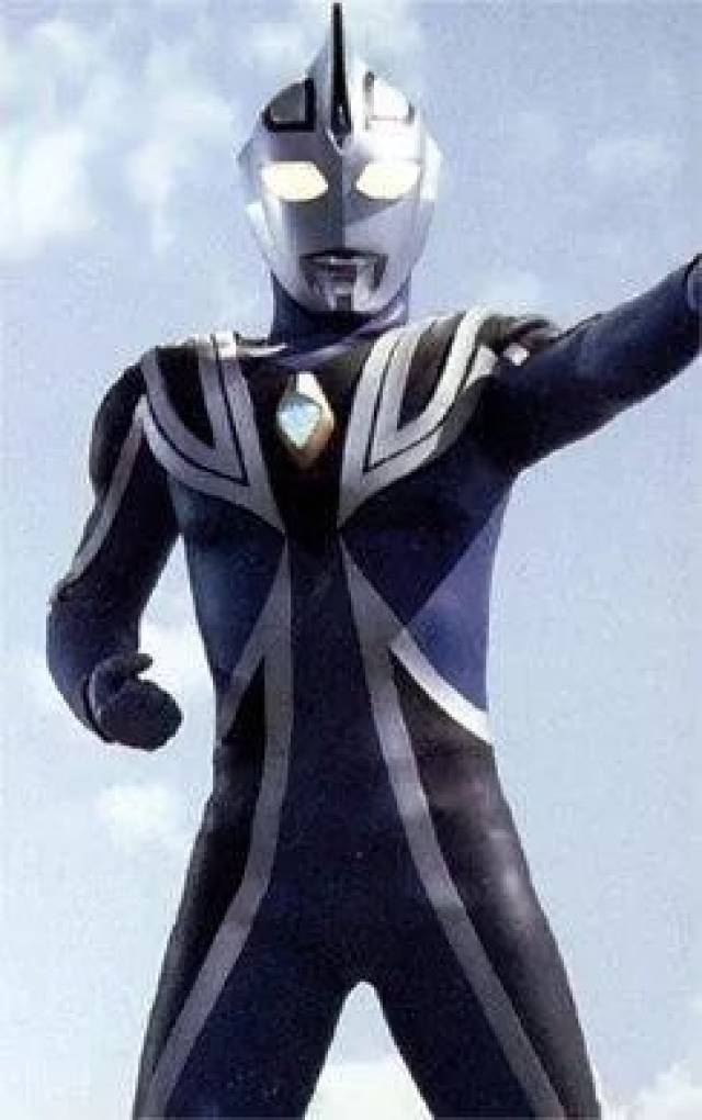 黑色奥特曼挠了挠头,被人误解为怪兽了,感觉非常委屈!