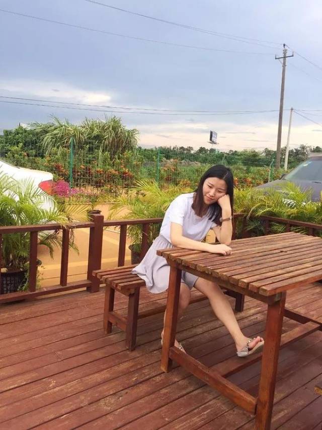 长相清纯个性直爽爱吃辣的川妹子 没想到是枚程序员