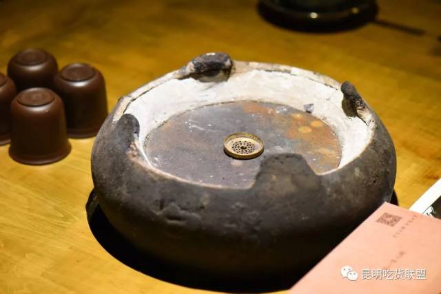 别急,这就带小伙伴们体验下 锅底 精选上等牛油,正宗重庆辣椒 豆瓣酱