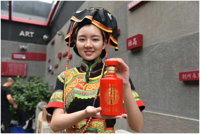 知名白酒专家品鉴燕麦酒 助力"会东酿"走出大凉山