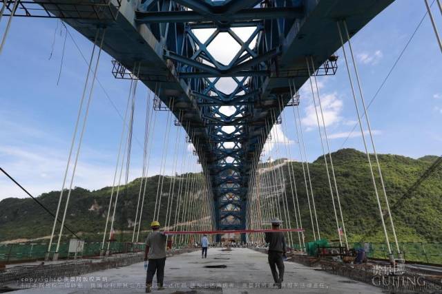 又一个"世界级"!成贵高铁鸭池河特大桥主梁合龙