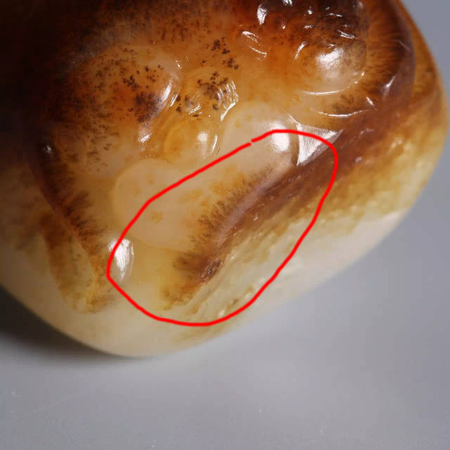 如果色根看的不明显,或者看不出来,那就从颜色变化来入手.