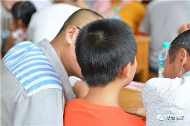 暑期这一场特殊的亲子帮教活动118个未成年服刑人员子女走进监狱