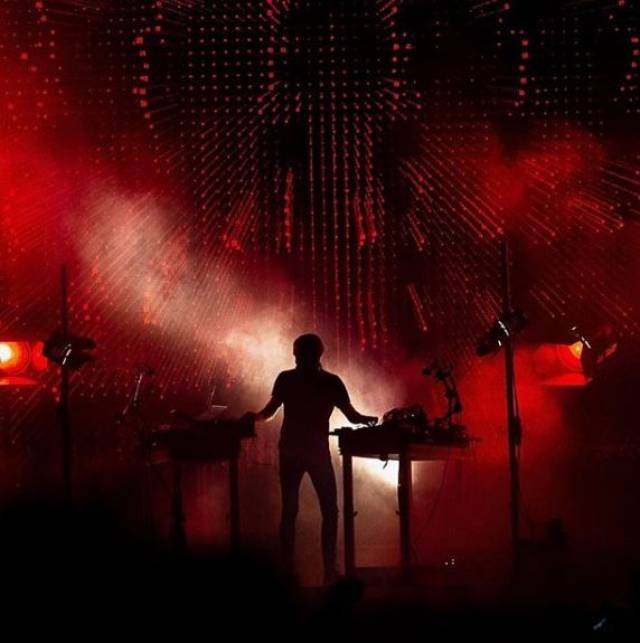 technohouse资深大牌艺人richiehawtin遭遇无人机事故