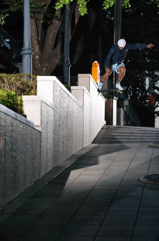 参与送vans礼品# 一起来向职业滑手胡天佑提问吧!