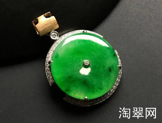 翡翠 玉 扣 玉環 時代物  中國清時代 翡翠 玉 扣 玉環 時代物 中國清時代