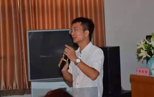 大学心理系博士,国际关系学院心理咨询中心主任李胜强老师为大家授课!