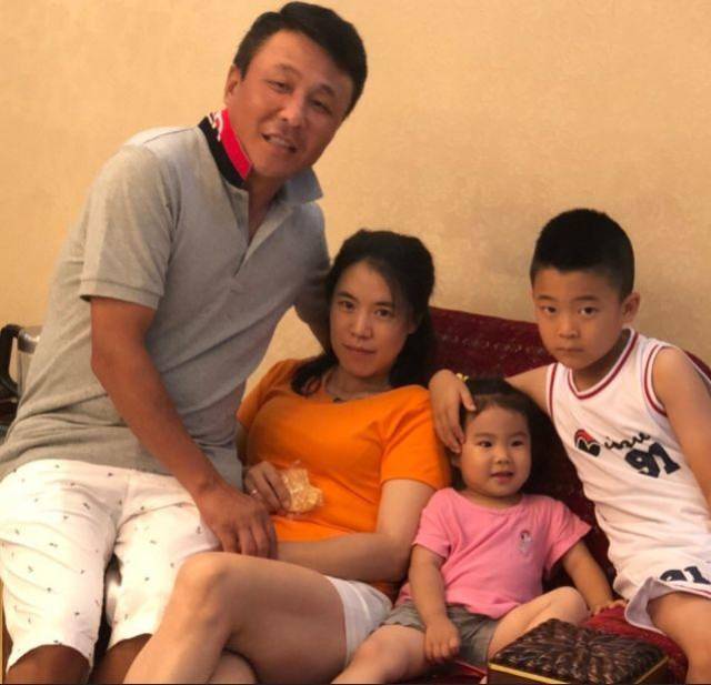 幸福的一家!王楠老公甜蜜告白爱妻,郭斌教育儿子不能浪费粮食