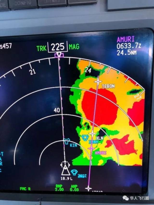 以上为今天飞行圈张机长飞行的时候的飞机机载气象雷达图