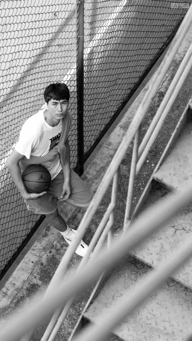 这仿佛是出自离家许久中年男人口中的话,真的是生于1996年的鲁提普拉