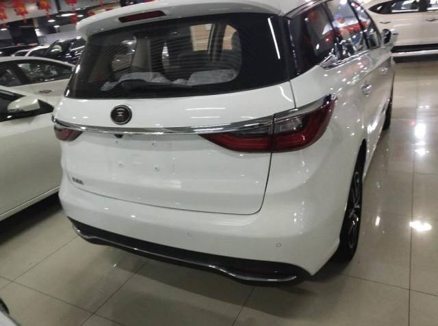 比亚迪宋max旅行车现金优惠5000元起,现车充足!