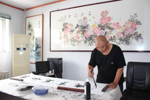 邓彪—书画家职称一级美术师