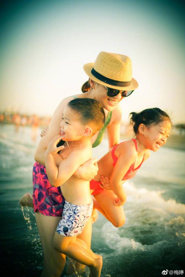 梅婷罕见晒泳衣照,43岁身材美如少女,网友:大开眼界