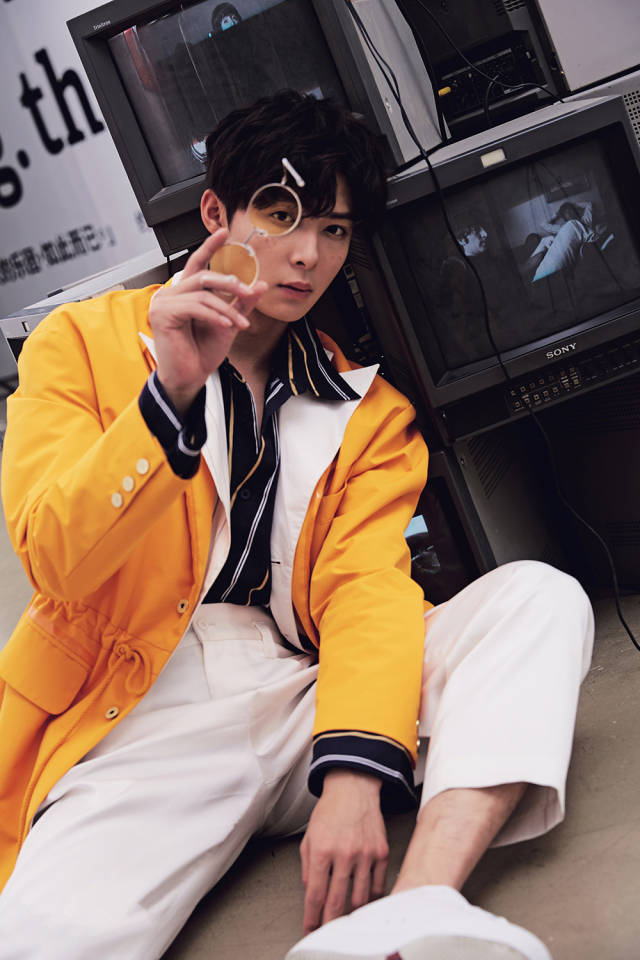 张铭恩杂志大片曝光化身街头酷boy演绎swag潮范