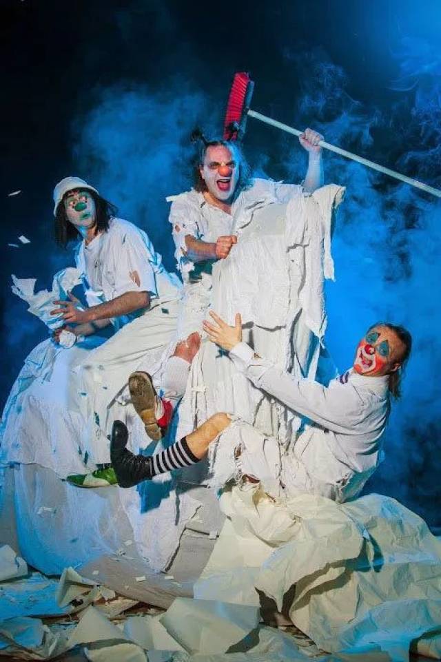 用纸打造一台互动滑稽默剧,《paper world疯狂的纸世界》来啦!