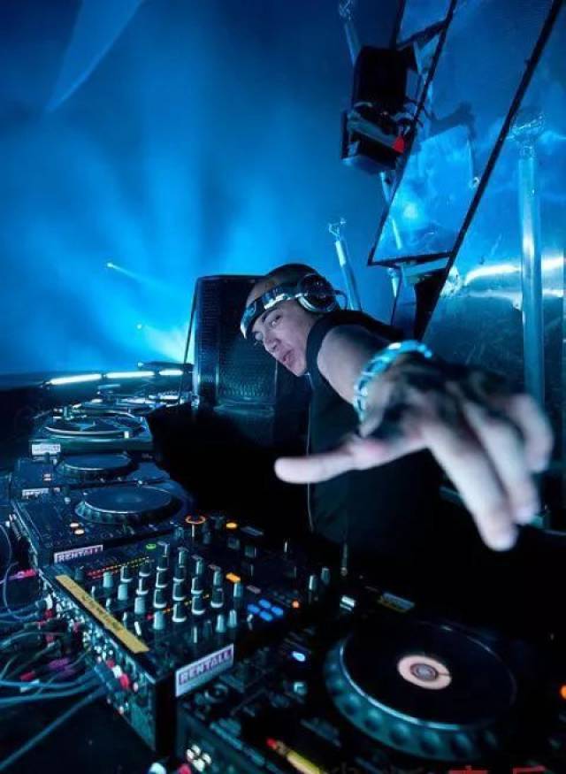 让dj带你激情摇摆起来