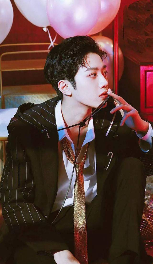 在韩务工中国男idol自爆曾遭排挤?甚至直言:被暴力对待!