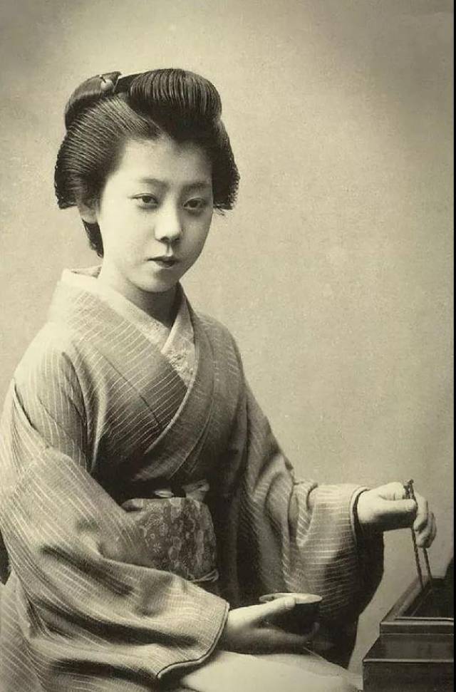 100年前,镜头下的亚洲各地美女照片,哪一张你觉得最惊艳?