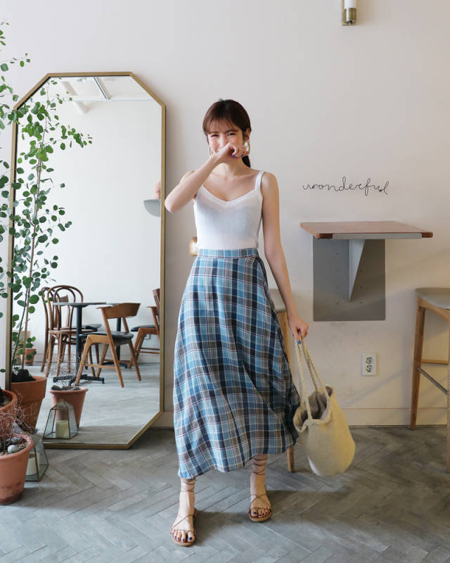 腰粗腿粗女生们夏天穿什么 高腰a字长裙助你秀出纤细长腿