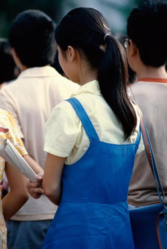 北京大叔拍下80年代珍贵旧照,那时候的少男少女们,干干净净