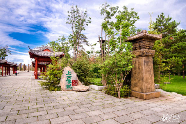 河洛文化是我国文化的重要源泉,公园内屹立着河洛文化中最具代表性的